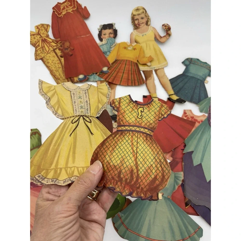 Vtg  Sue &‎ Susie Paperdolls + 24 Pc Lot Clothes Accessories Hats
